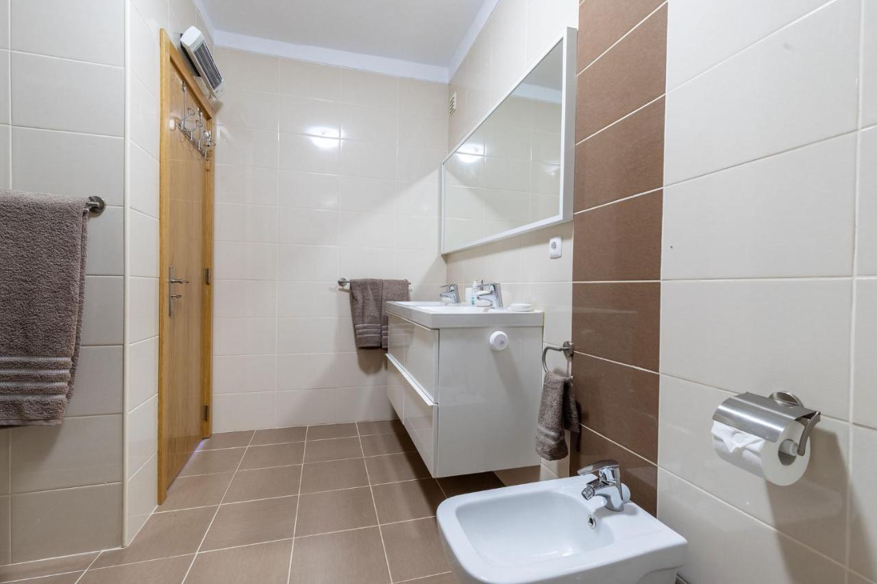 Lovely One Bedroom Apartment In Alvor Buitenkant foto