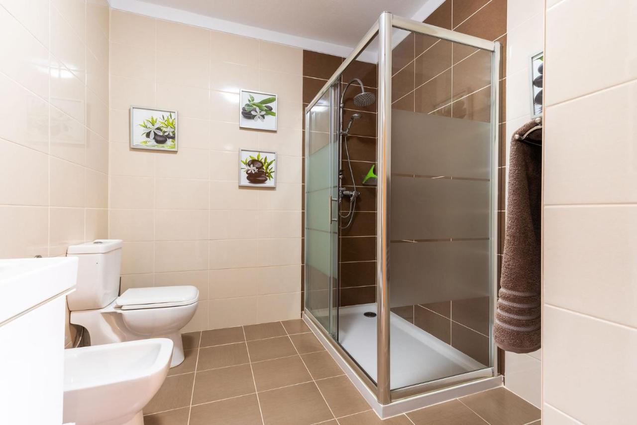 Lovely One Bedroom Apartment In Alvor Buitenkant foto
