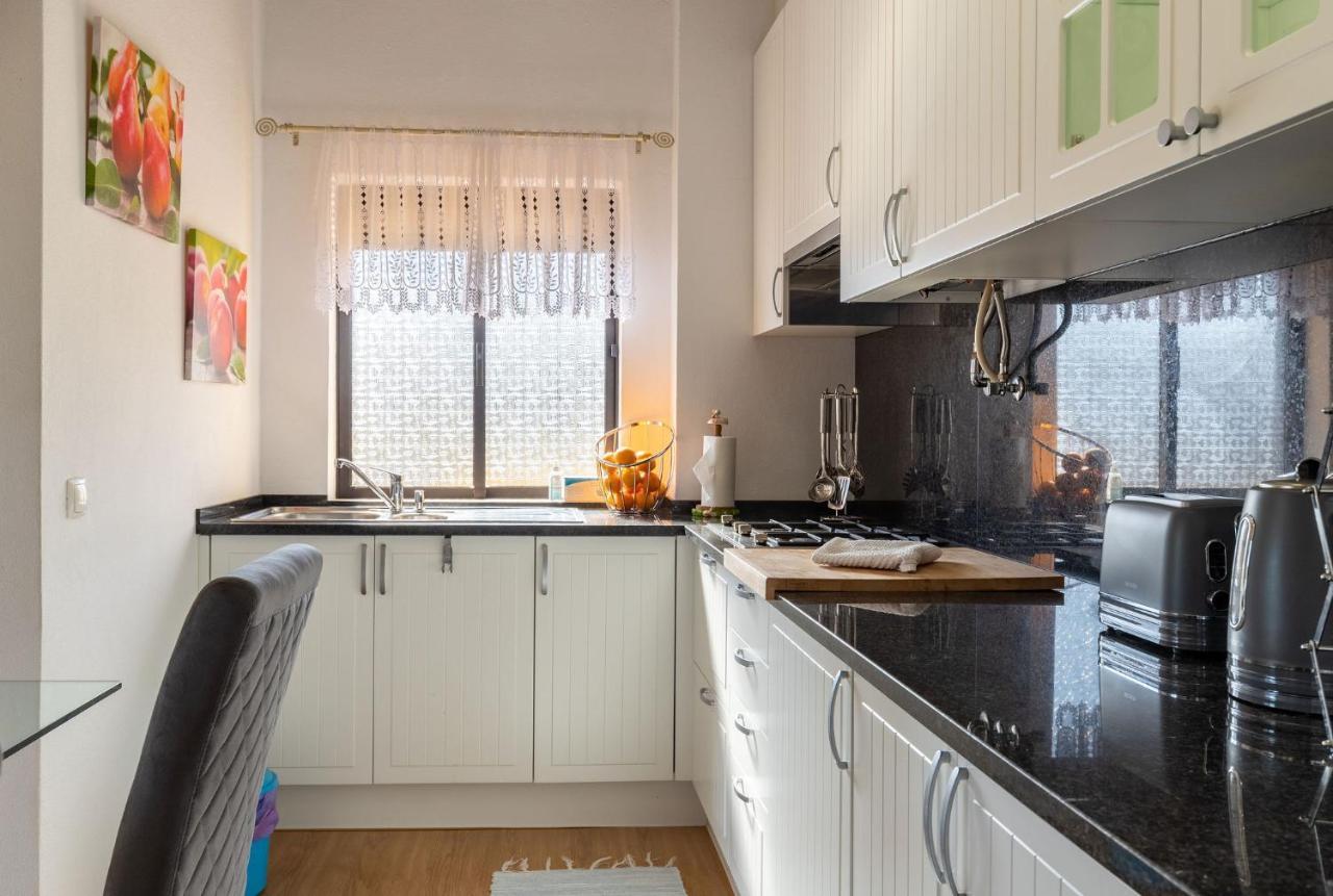 Lovely One Bedroom Apartment In Alvor Buitenkant foto
